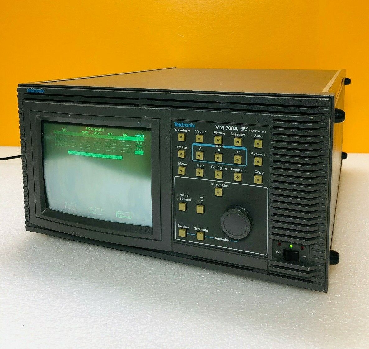 Tektronix VM700A Broadcasting
