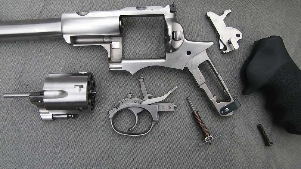 Smontaggio Revolver Pulizia Armi